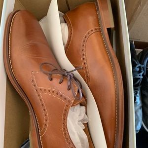 Like new Men’s dress shoes!